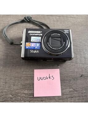 Olympus Stylus 9000 12.0MP Digital Compact Camera Only WORKING